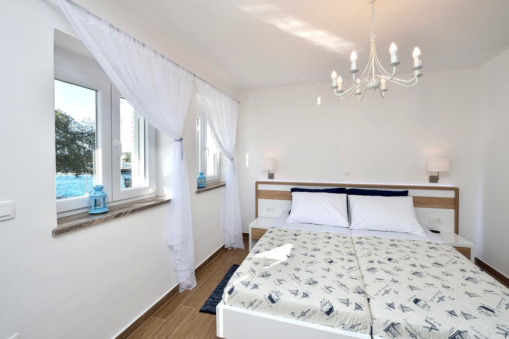 Lavender Apt. W. Balcony In Old Town Zadar Extérieur photo